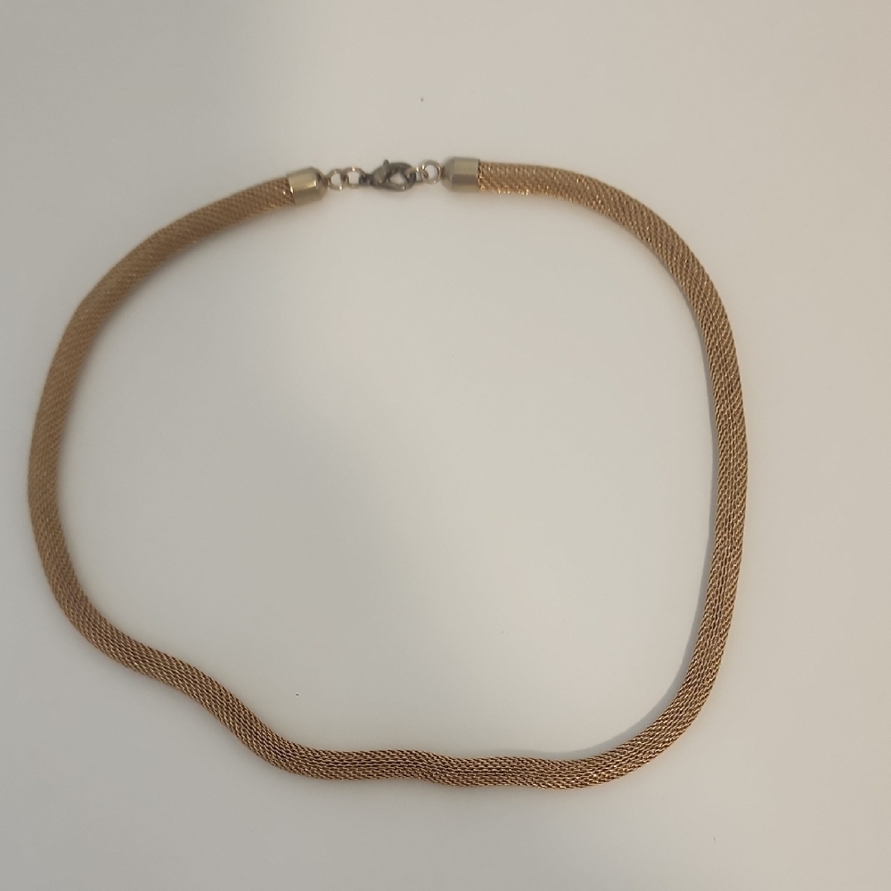 Elegant Gold Mesh Necklace